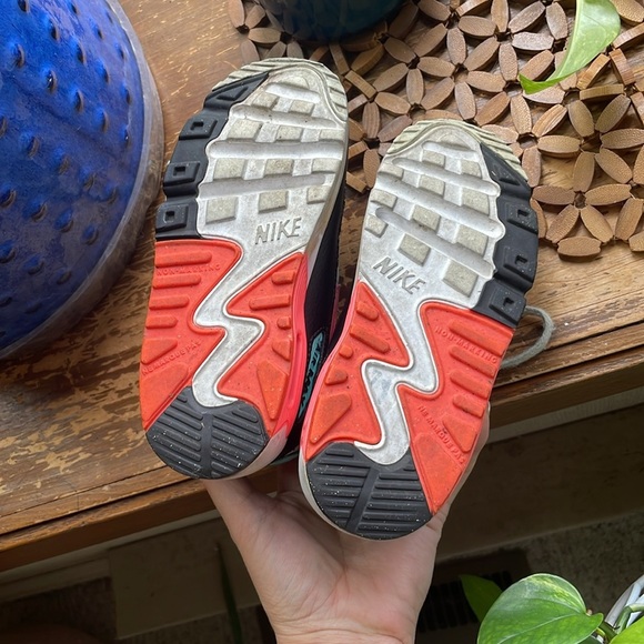 Nike Air Max Retro Fun Sneakers - Picture 8 of 10